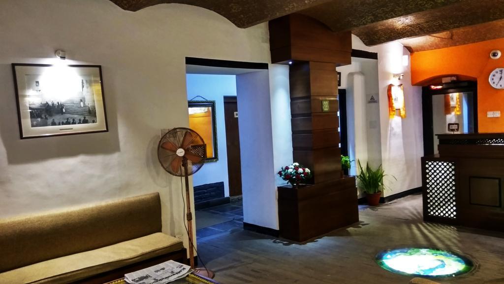 קטמנדו Hotel Heranya מראה חיצוני תמונה