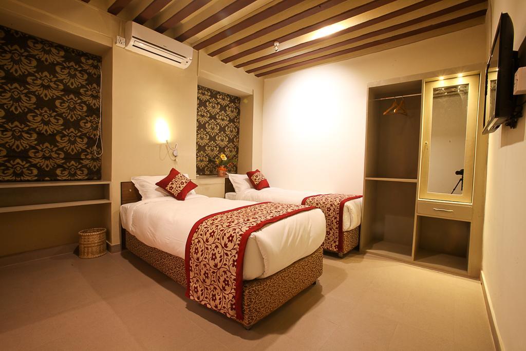 קטמנדו Hotel Heranya מראה חיצוני תמונה