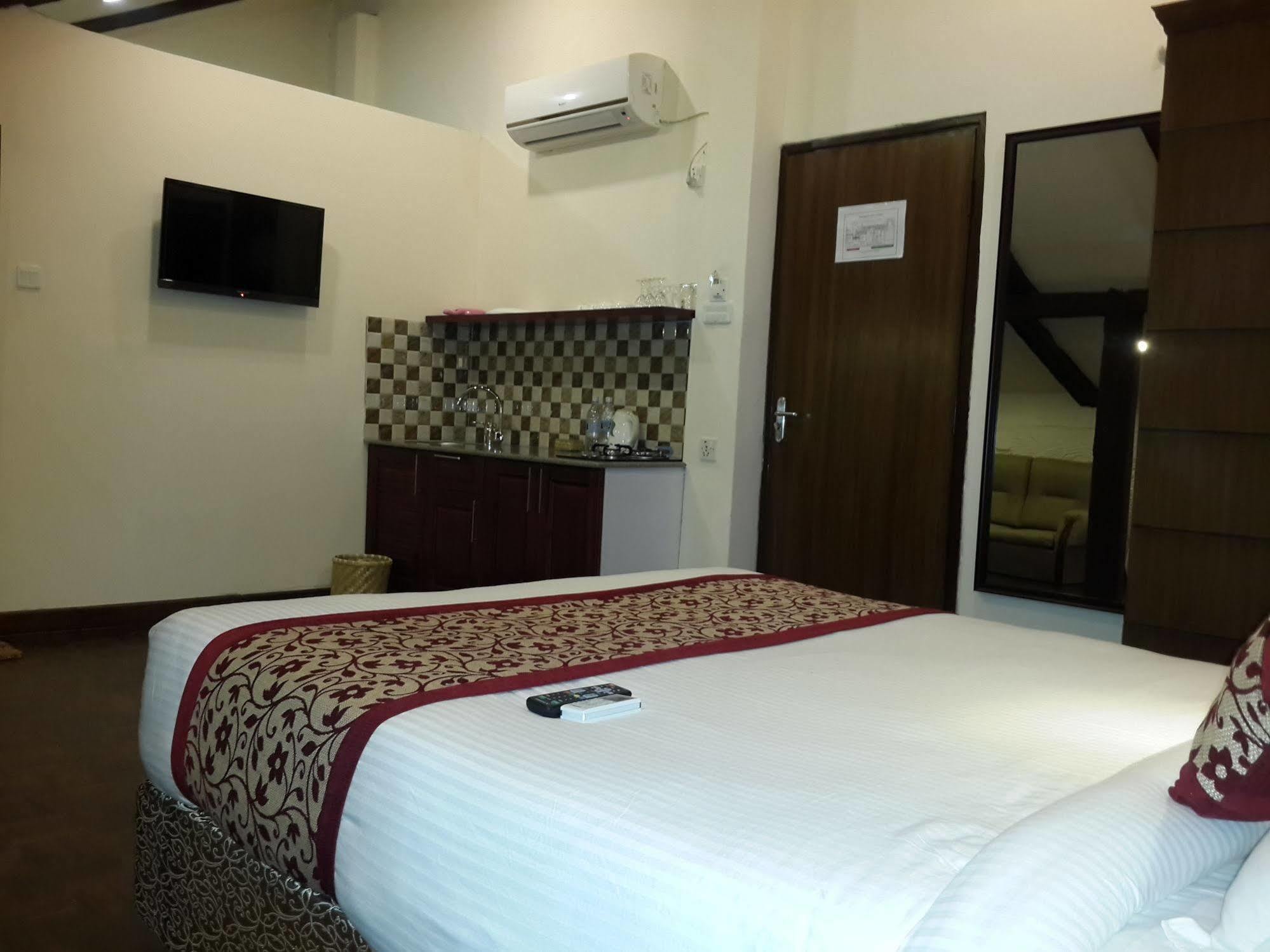 קטמנדו Hotel Heranya מראה חיצוני תמונה