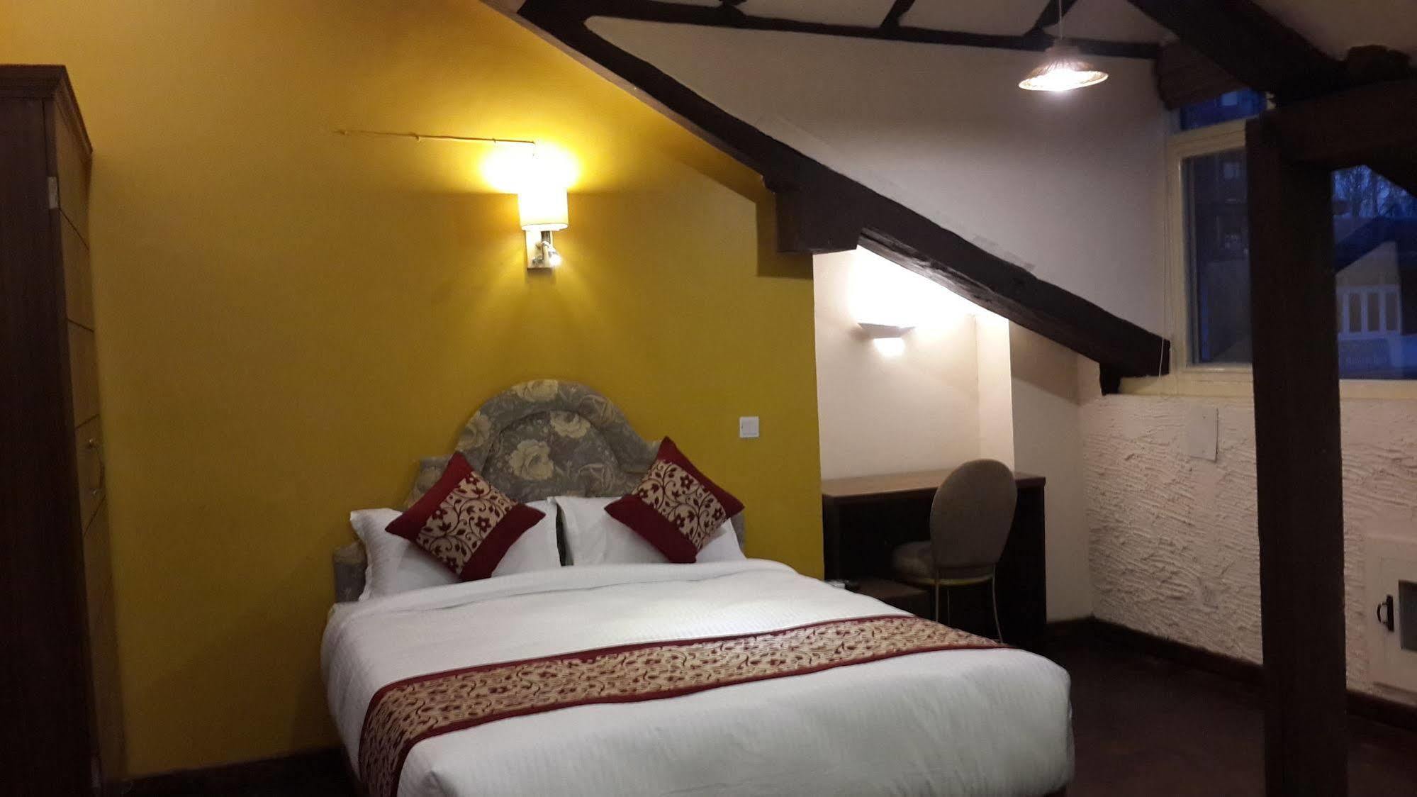 קטמנדו Hotel Heranya מראה חיצוני תמונה