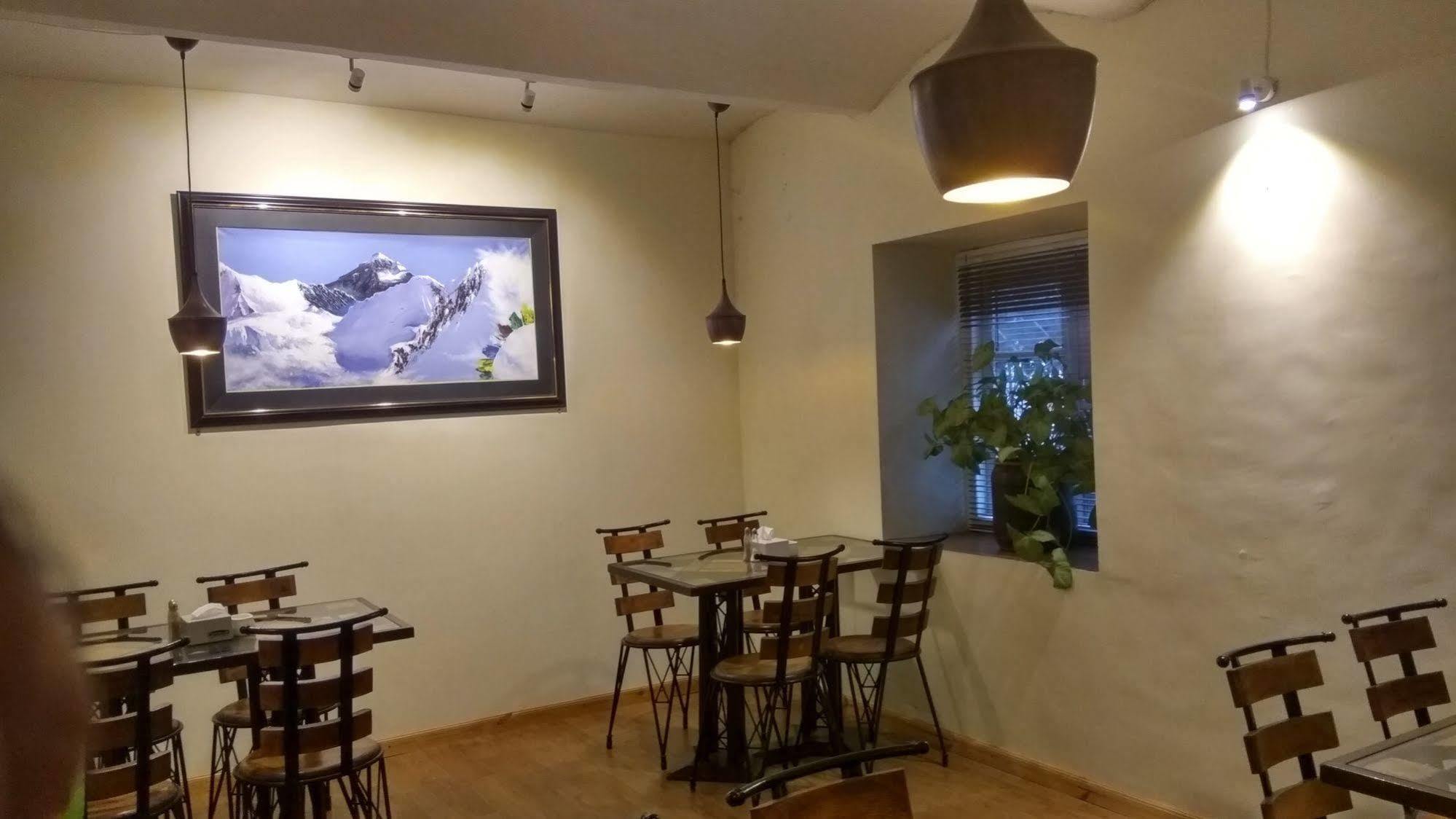 קטמנדו Hotel Heranya מראה חיצוני תמונה