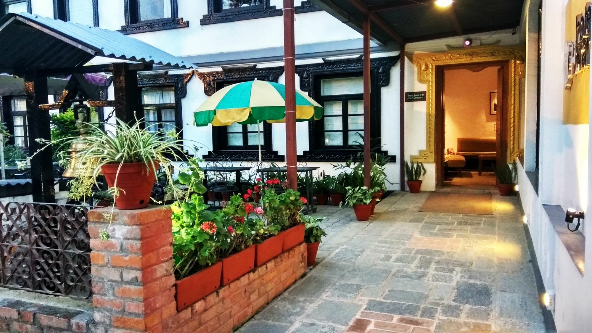 קטמנדו Hotel Heranya מראה חיצוני תמונה